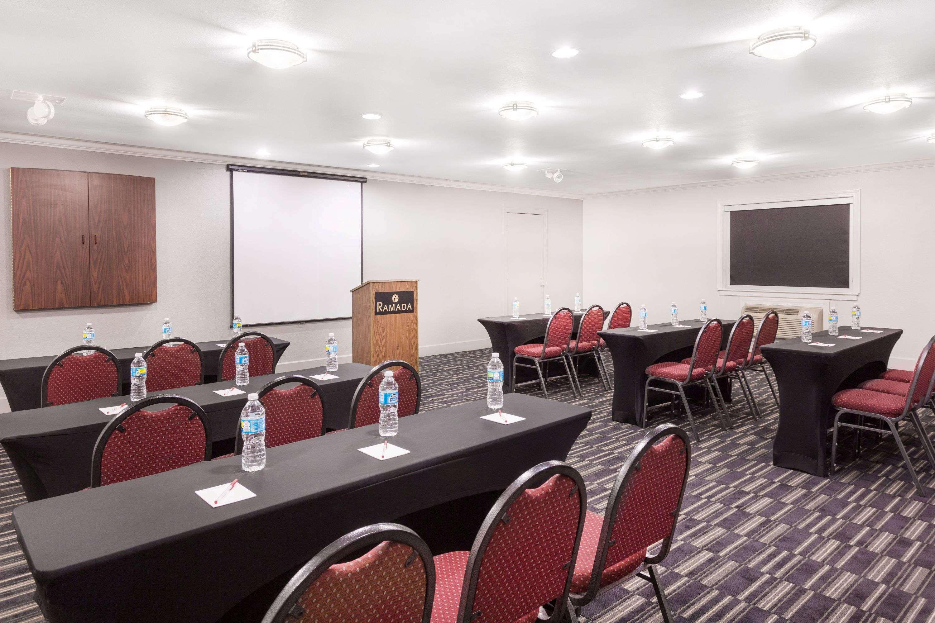 Ramada By Wyndham Tuscaloosa Otel Dış mekan fotoğraf