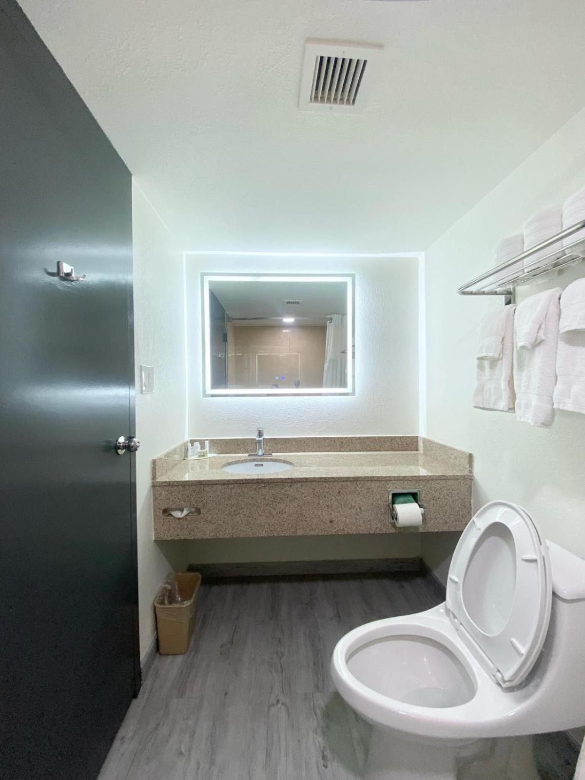 Ramada By Wyndham Tuscaloosa Otel Dış mekan fotoğraf