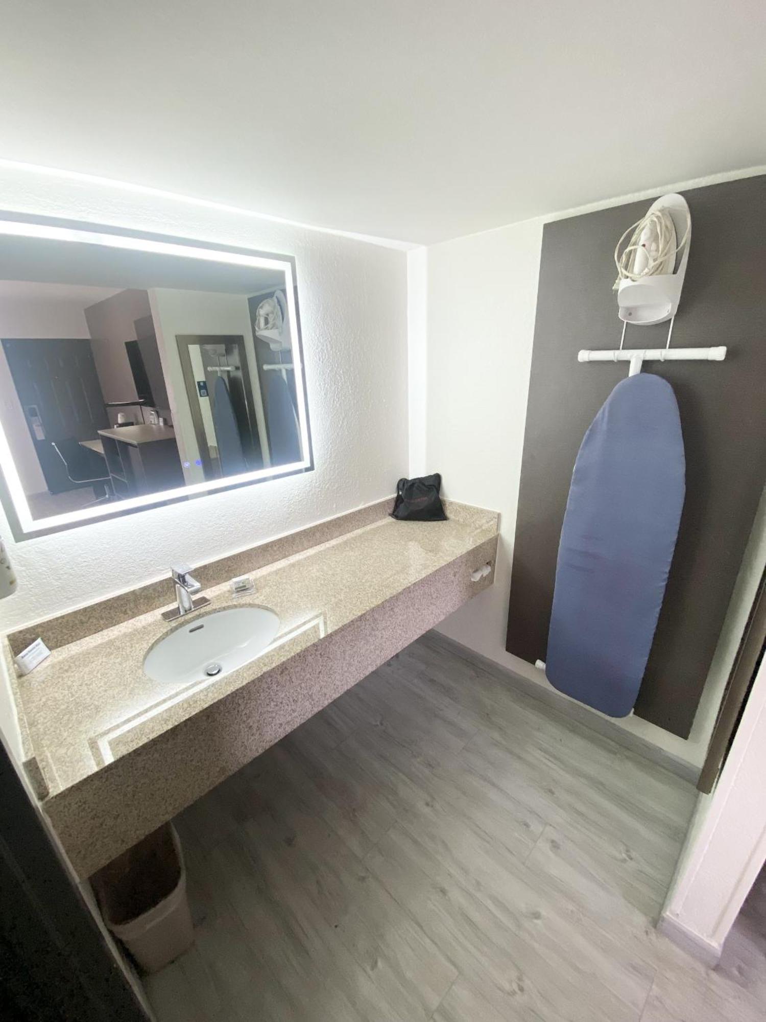 Ramada By Wyndham Tuscaloosa Otel Dış mekan fotoğraf