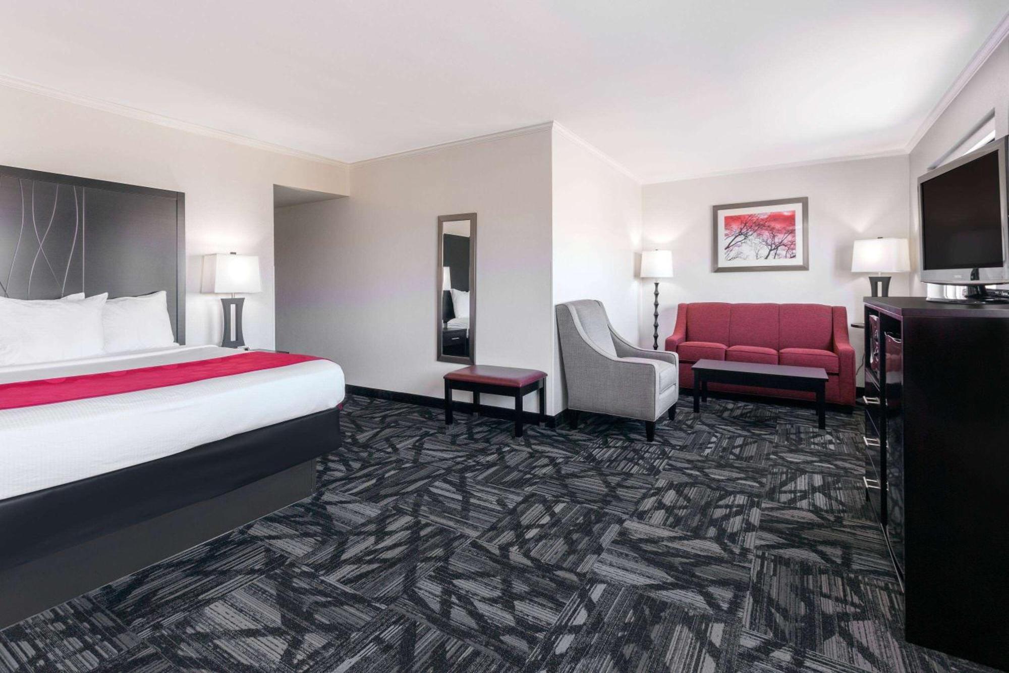Ramada By Wyndham Tuscaloosa Otel Dış mekan fotoğraf