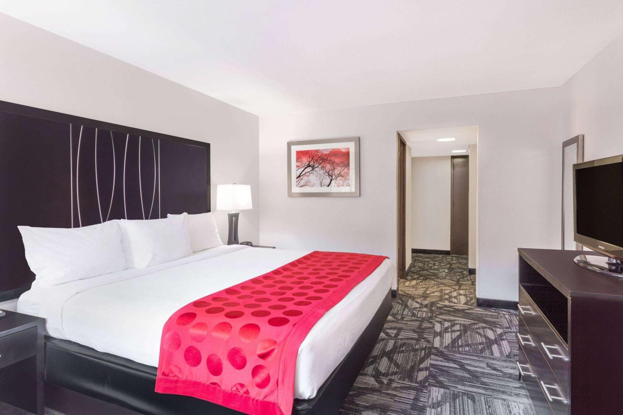Ramada By Wyndham Tuscaloosa Otel Dış mekan fotoğraf